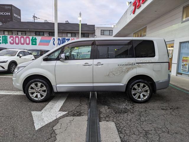 シャモニー切替４ＷＤ☆メーカーナビ☆リアエンター☆Ｗパワスラ　切替４ＷＤ☆メーカーナビ☆フルセグ☆リアエンターテイメント☆ＦＳＢカメラ☆ビルトインＥＴＣ☆クルーズコントロール☆パドルシフト☆両側パワースライドドア☆前席シートヒーター☆ＨＩＤライト☆スマートキー☆(12枚目)