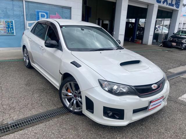 インプレッサ ＷＲＸ　ＳＴＩ　Ａライン　タイプＳ☆大型リアスポイラー☆　パドルシフト☆ＤＡＭＤリアバンパー☆ＨＫＳマフラー☆金ブレンボ☆クルコン☆スバルブースト計☆半革レカロシート☆ＤＡＭＤステア☆ＳＩドライブ☆フルセグナビ☆ブルートゥース☆バックカメラ☆ＥＴＣ☆キセノン（5枚目）