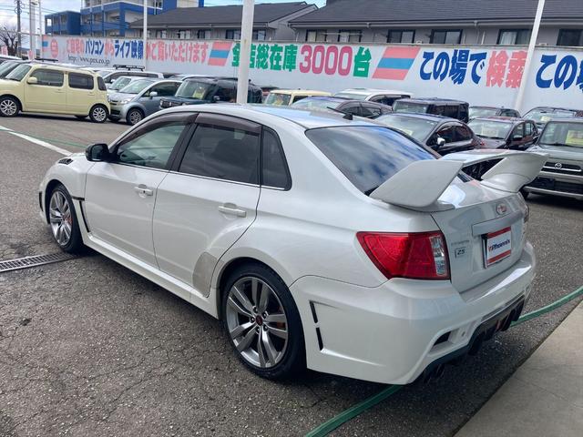 ＷＲＸ　ＳＴＩ　Ａライン　タイプＳ☆大型リアスポイラー☆　パドルシフト☆ＤＡＭＤリアバンパー☆ＨＫＳマフラー☆金ブレンボ☆クルコン☆スバルブースト計☆半革レカロシート☆ＤＡＭＤステア☆ＳＩドライブ☆フルセグナビ☆ブルートゥース☆バックカメラ☆ＥＴＣ☆キセノン(9枚目)