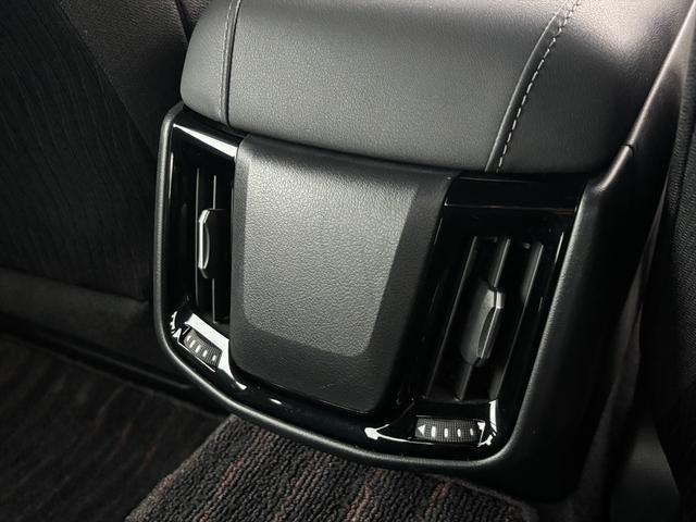 クラウンハイブリッド Ｇ　Ｆｏｕｒセーフティセンス純正ナビＴＶ全方位カメラ試乗ＯＫ　４ＷＤ　トヨタセーフティセンス　プリクラッシュセーフティ　レーダークルーズコントロール　メーカーナビ　フルセグ　アップルカープレイ　パノラマモニター　ビルトインＥＴＣ２．０　ＨＵＤ　試乗ＯＫ（76枚目）