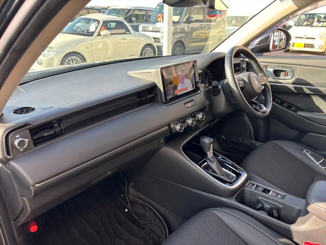 ヴェゼル ｅ：ＨＥＶ　Ｚホンダセンシング☆ＣＭＢＳ☆ＬＫＡ☆９型ナビ　ホンダセンシング☆ＣＭＢＳ☆ＬＫＡ☆アダプティブクルコン☆ＢＳＭ☆９型ナビ☆バックカメラ☆ブルートゥース☆シートヒーター☆ＥＴＣ☆前後ドラレコ☆ハーフレザー☆パワーリアゲート☆コーナーソナー☆試乗ＯＫ（18枚目）