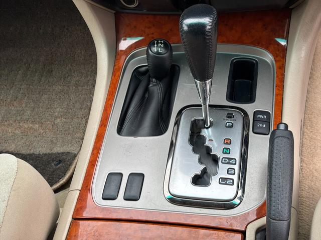 ランドクルーザー１００ ＶＸリミテッド４ＷＤバン登録リフトＵＰディーゼルターボ後期型　後期　１オーナー　ディーゼル　リフトＵＰ　オーバーフェンダー　ＺＺＹＺＸアルミ　ＢＦグッドリッチ３７×１３．５Ｒ１８　ＪＡＯＳバンパーガード　ガナドールマフラー　アイバワークスルーフラック　デフロック（49枚目）