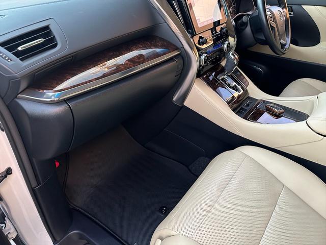 TOYOTA ALPHARD 2.5G
