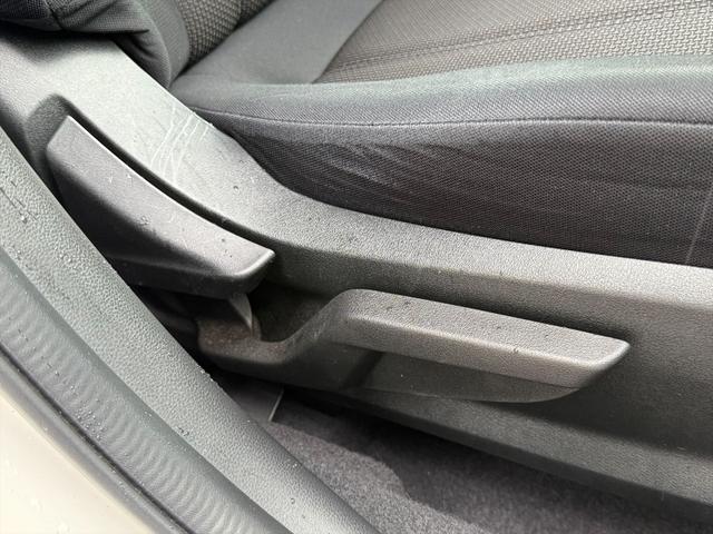 インプレッサスポーツ １．６ｉ－Ｌアイサイト４ＷＤ☆アイサイト☆ナビＴＶ☆Ｂカメラ　パドルシフト　ブレーキアシスト　アダプティブクルーズコントロール　ＢＳＭ　メモリーナビ　フルセグ　Ｂｌｕｅｔｏｏｔｈ　バックカメラ　オートＬＥＤライト　スマートキー　電動パーキングブレーキ　試乗ＯＫ（21枚目）