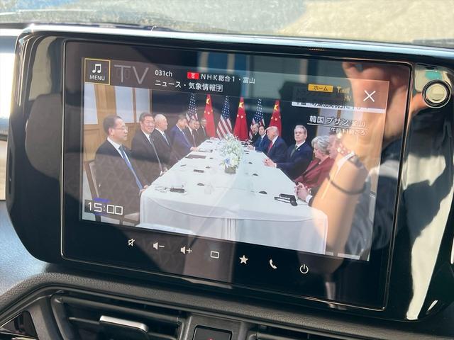 スイフト ハイブリッドデュアルカメラブレーキ　アダプティブクルコン　デュアルセンサーブレーキ２　アダプティブクルーズコントロール　レーンキープ　純正９インチナビ　フルセグ　全方位カメラ　ＢＳＭ　前後ドラレコ　ＬＥＤライト　前席シートヒーター　ビルトインＥＴＣ　試乗ＯＫ（77枚目）