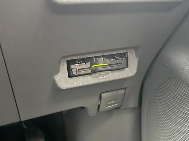 プリウスアルファ Ｓアルパイン８型ナビ　ブルートゥース　ＣＤ録音　フルセグＴＶ　アルパイン８インチナビ　フルセグ　バックカメラ　Ｂｌｕｅｔｏｏｔｈ　コーナーセンサー　前後ドラレコ　ビルトインＥＴＣ　スマートキー　オートライト　フォグランプ　純正アルミ　試乗ＯＫ（47枚目）