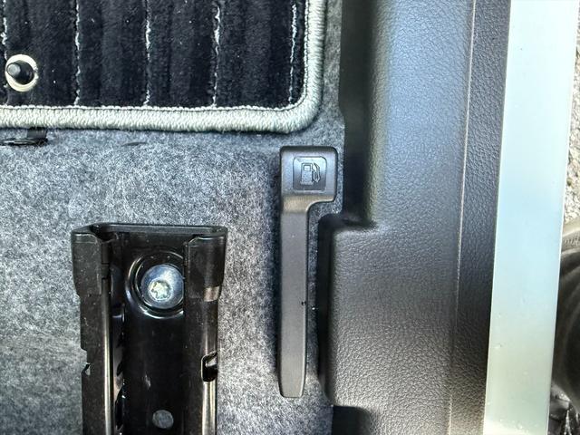 アルトワークス 5速マニュアル4WD純正RECAROメモリーナビ試乗OK 5速マニュアル 4WD ターボ 純正エアロ 純正KYB足回り 純正レカロシート メモリーナビ Bluetooth バックカメラ 前後ドラレコ ETC スマートキー オートHIDライト 試乗OK(52枚目)