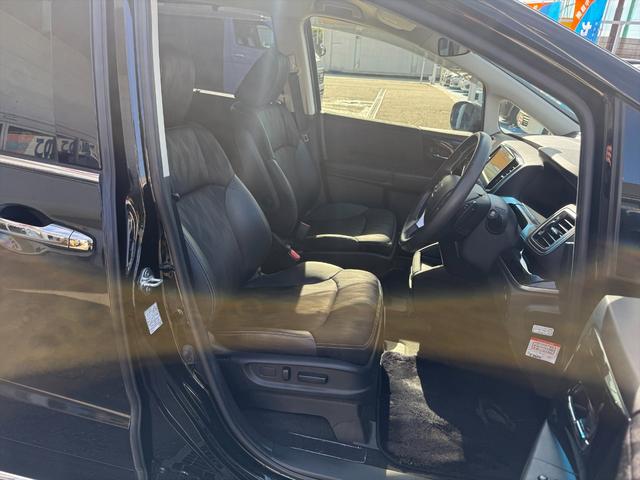 オデッセイ アブソルート・ＥＸホンダセンシング４ＷＤＬＫＡ純正９型ナビ　４ＷＤ　ホンダセンシング　ＣＭＢＳ　アダプティブクルコン　ＬＫＡ　純正９型ナビＴＶ　全方位カメラ　アップルカープレイ　ＨＤＭＩ　前後ドラレコ　ＥＴＣ　両側パワスラ　ＢＳＭ　ハーフレザーシート　試乗ＯＫ（20枚目）