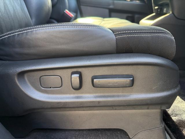 オデッセイ アブソルート・ＥＸホンダセンシング４ＷＤＬＫＡ純正９型ナビ　４ＷＤ　ホンダセンシング　ＣＭＢＳ　アダプティブクルコン　ＬＫＡ　純正９型ナビＴＶ　全方位カメラ　アップルカープレイ　ＨＤＭＩ　前後ドラレコ　ＥＴＣ　両側パワスラ　ＢＳＭ　ハーフレザーシート　試乗ＯＫ（22枚目）