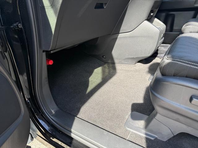 オデッセイ アブソルート・ＥＸホンダセンシング４ＷＤＬＫＡ純正９型ナビ　４ＷＤ　ホンダセンシング　ＣＭＢＳ　アダプティブクルコン　ＬＫＡ　純正９型ナビＴＶ　全方位カメラ　アップルカープレイ　ＨＤＭＩ　前後ドラレコ　ＥＴＣ　両側パワスラ　ＢＳＭ　ハーフレザーシート　試乗ＯＫ（26枚目）