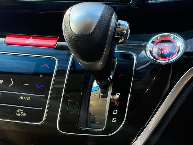 オデッセイ アブソルート・ＥＸホンダセンシング４ＷＤＬＫＡ純正９型ナビ　４ＷＤ　ホンダセンシング　ＣＭＢＳ　アダプティブクルコン　ＬＫＡ　純正９型ナビＴＶ　全方位カメラ　アップルカープレイ　ＨＤＭＩ　前後ドラレコ　ＥＴＣ　両側パワスラ　ＢＳＭ　ハーフレザーシート　試乗ＯＫ（61枚目）