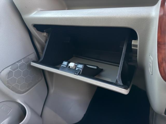 フェニックスではオンライン商談に取り組んでいます！お手持ちのスマホ、パソコンでＺＯＯＭアプリをインストールするだけで車輌がお家で見れて商談出来ます！詳しくはスタッフまで。