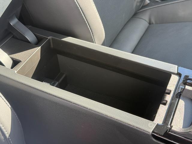 プリウス Z4WDサンルーフ純正12.3型ナビTV全方位カメラ試乗OK 4WD ムーンルーフ レザーシート トヨタセーフティセンス プリクラッシュセーフティ BSM レーダークルコン 純正12.3型ナビTV Bluetooth パノラマモニター パーキングアシスト ETC(25枚目)