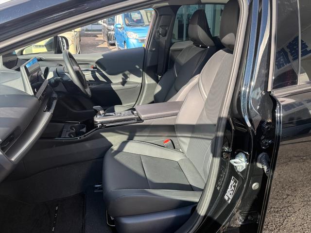 プリウス Z4WDサンルーフ純正12.3型ナビTV全方位カメラ試乗OK 4WD ムーンルーフ レザーシート トヨタセーフティセンス プリクラッシュセーフティ BSM レーダークルコン 純正12.3型ナビTV Bluetooth パノラマモニター パーキングアシスト ETC(40枚目)