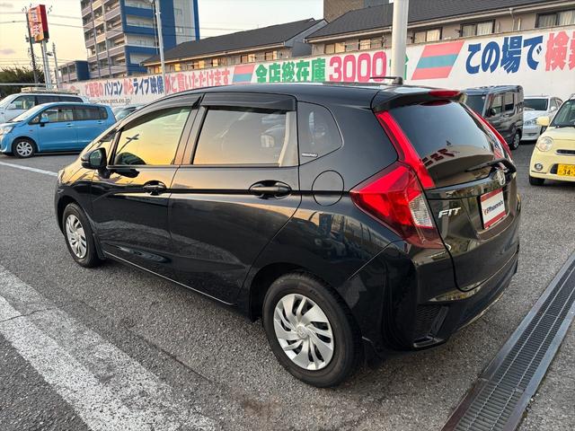 フィット 13G・Fパッケージ 純正ナビTV スマートキー 試乗OK 純正インターナビ 地デジTV ブルートゥース DVD再生 スマートキー プッシュスタート ETC アイドリングストップ 電格ミラー VSA ECON オートエアコン ヘッドライトレベライザー 試乗OK(8枚目)