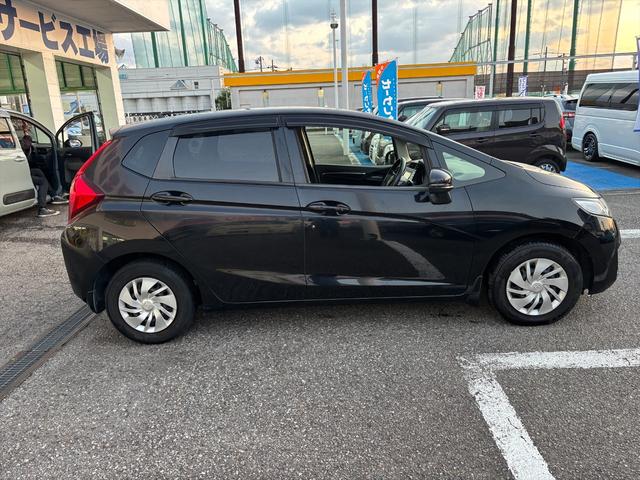 フィット 13G・Fパッケージ 純正ナビTV スマートキー 試乗OK 純正インターナビ 地デジTV ブルートゥース DVD再生 スマートキー プッシュスタート ETC アイドリングストップ 電格ミラー VSA ECON オートエアコン ヘッドライトレベライザー 試乗OK(9枚目)