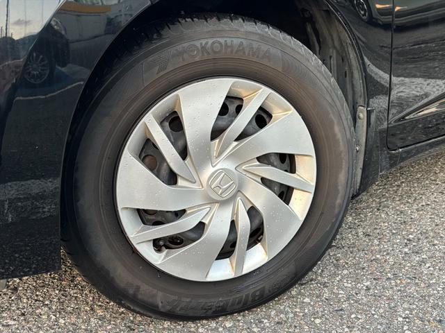 フィット 13G・Fパッケージ 純正ナビTV スマートキー 試乗OK 純正インターナビ 地デジTV ブルートゥース DVD再生 スマートキー プッシュスタート ETC アイドリングストップ 電格ミラー VSA ECON オートエアコン ヘッドライトレベライザー 試乗OK(14枚目)