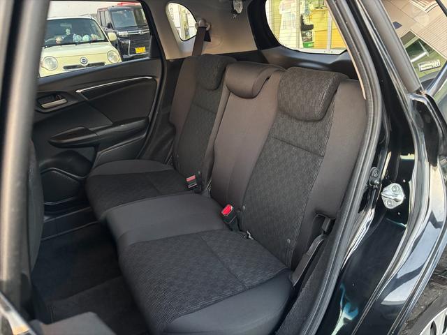 フィット 13G・Fパッケージ 純正ナビTV スマートキー 試乗OK 純正インターナビ 地デジTV ブルートゥース DVD再生 スマートキー プッシュスタート ETC アイドリングストップ 電格ミラー VSA ECON オートエアコン ヘッドライトレベライザー 試乗OK(22枚目)