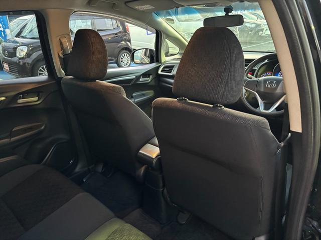 フィット 13G・Fパッケージ 純正ナビTV スマートキー 試乗OK 純正インターナビ 地デジTV ブルートゥース DVD再生 スマートキー プッシュスタート ETC アイドリングストップ 電格ミラー VSA ECON オートエアコン ヘッドライトレベライザー 試乗OK(26枚目)