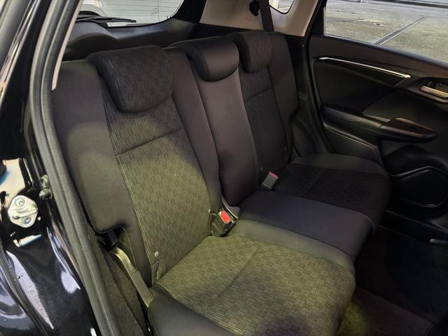 フィット 13G・Fパッケージ 純正ナビTV スマートキー 試乗OK 純正インターナビ 地デジTV ブルートゥース DVD再生 スマートキー プッシュスタート ETC アイドリングストップ 電格ミラー VSA ECON オートエアコン ヘッドライトレベライザー 試乗OK(28枚目)