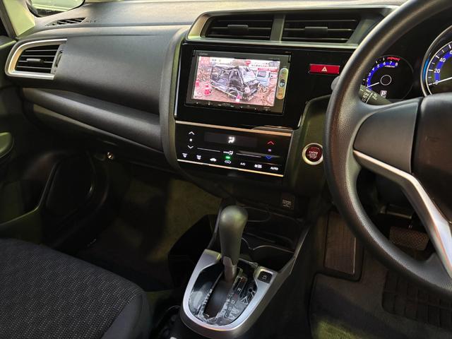 フィット 13G・Fパッケージ 純正ナビTV スマートキー 試乗OK 純正インターナビ 地デジTV ブルートゥース DVD再生 スマートキー プッシュスタート ETC アイドリングストップ 電格ミラー VSA ECON オートエアコン ヘッドライトレベライザー 試乗OK(44枚目)