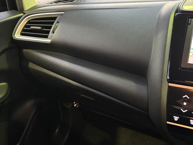 フィット 13G・Fパッケージ 純正ナビTV スマートキー 試乗OK 純正インターナビ 地デジTV ブルートゥース DVD再生 スマートキー プッシュスタート ETC アイドリングストップ 電格ミラー VSA ECON オートエアコン ヘッドライトレベライザー 試乗OK(56枚目)