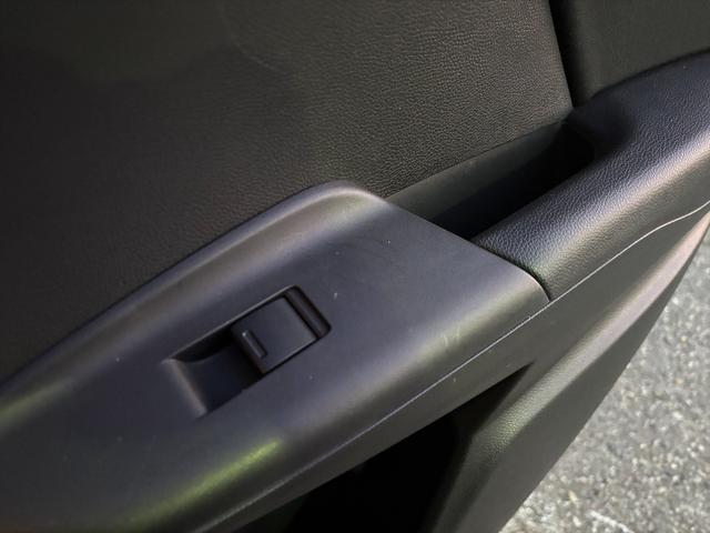 フィット 13G・Fパッケージ 純正ナビTV スマートキー 試乗OK 純正インターナビ 地デジTV ブルートゥース DVD再生 スマートキー プッシュスタート ETC アイドリングストップ 電格ミラー VSA ECON オートエアコン ヘッドライトレベライザー 試乗OK(68枚目)