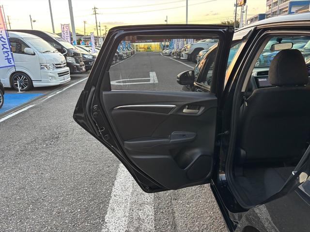 フィット 13G・Fパッケージ 純正ナビTV スマートキー 試乗OK 純正インターナビ 地デジTV ブルートゥース DVD再生 スマートキー プッシュスタート ETC アイドリングストップ 電格ミラー VSA ECON オートエアコン ヘッドライトレベライザー 試乗OK(77枚目)