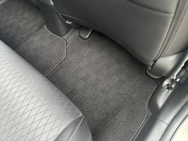 フィット e:HEVリュクス モデューロフルエアロ ホンダセンシング ModuloエアロFSR ホンダセンシング アダプティブクルーコントロール 純正9インチナビ フルセグ バックカメラ Bluetooth ビルトインETC 前後ドラレコ シートヒーター 試乗OK(30枚目)