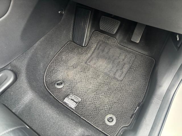 フィット e:HEVリュクス モデューロフルエアロ ホンダセンシング ModuloエアロFSR ホンダセンシング アダプティブクルーコントロール 純正9インチナビ フルセグ バックカメラ Bluetooth ビルトインETC 前後ドラレコ シートヒーター 試乗OK(34枚目)