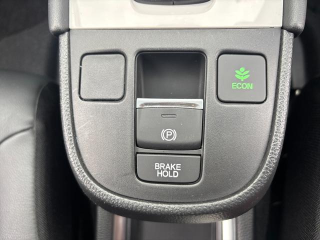 フィット e:HEVリュクス モデューロフルエアロ ホンダセンシング ModuloエアロFSR ホンダセンシング アダプティブクルーコントロール 純正9インチナビ フルセグ バックカメラ Bluetooth ビルトインETC 前後ドラレコ シートヒーター 試乗OK(59枚目)