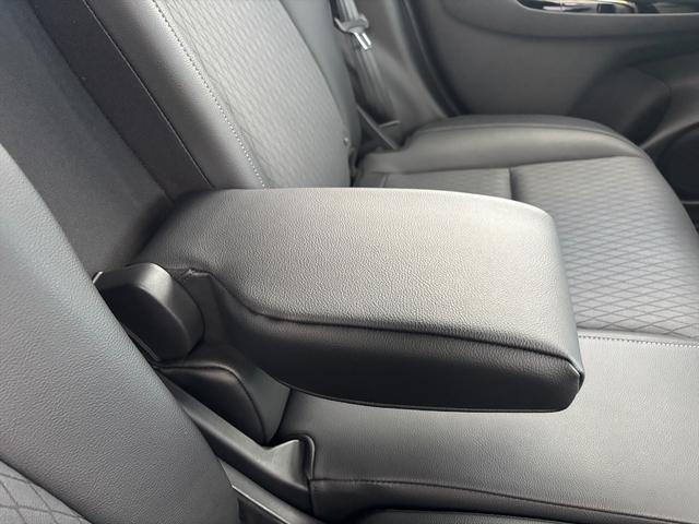 フィット e:HEVリュクス モデューロフルエアロ ホンダセンシング ModuloエアロFSR ホンダセンシング アダプティブクルーコントロール 純正9インチナビ フルセグ バックカメラ Bluetooth ビルトインETC 前後ドラレコ シートヒーター 試乗OK(73枚目)