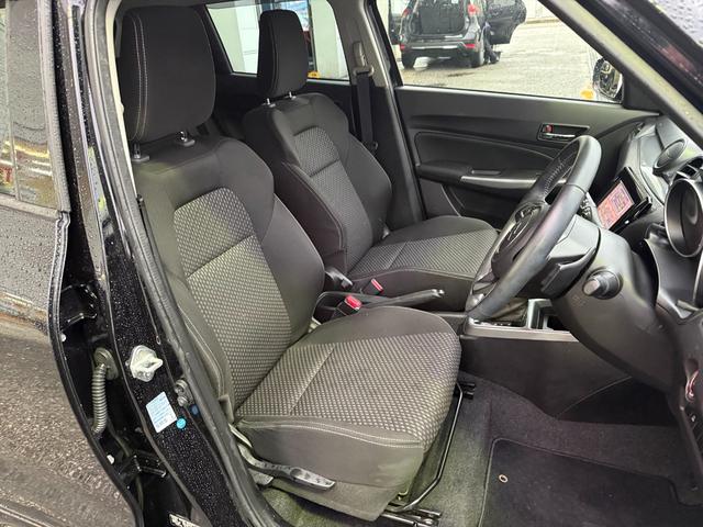 スイフト RSパドルシフト純正ナビTVローダウン純正アルミ試乗OK パドルシフト RSRダウンサス 純正メモリーナビTV オートLEDライト フォグランプ シートヒーター スマートキー プッシュスタート 純正アルミ 革巻きステアリング 試乗OK(22枚目)