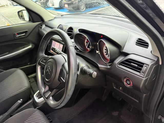 スイフト RSパドルシフト純正ナビTVローダウン純正アルミ試乗OK パドルシフト RSRダウンサス 純正メモリーナビTV オートLEDライト フォグランプ シートヒーター スマートキー プッシュスタート 純正アルミ 革巻きステアリング 試乗OK(23枚目)