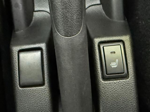 スイフト RSパドルシフト純正ナビTVローダウン純正アルミ試乗OK パドルシフト RSRダウンサス 純正メモリーナビTV オートLEDライト フォグランプ シートヒーター スマートキー プッシュスタート 純正アルミ 革巻きステアリング 試乗OK(57枚目)