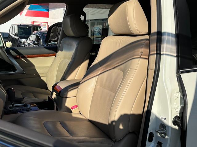 当社の展示車に走行距離や修復歴の虚偽は一切ありません◆距離が正確か確認する走行検索システムと厳正な基準を持つ第三者機関のＡＩＳ検査を全ての展示車で行い、基準クリアの厳選中古車のみをご提供しております◆