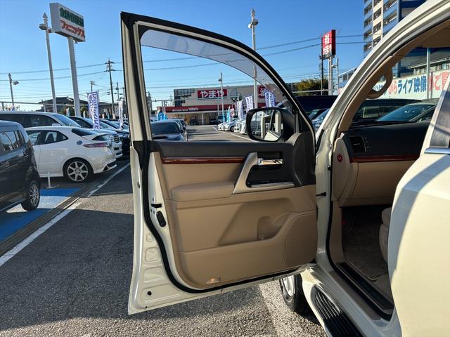 店頭で並んでいない在庫以外にも１０万台以上の共通掲載在庫や全国の会員制中古自動車オークションでのオーダーもやっております！◆こだわりたいお客様の為にご希望の一台をご用意致します◆