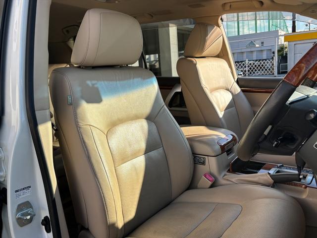 常時１００台以上の店頭在庫でお客様をお迎え致します◆今年もお客様に喜んで頂けるよう、様々な車種をお値打ち価格でご用意してお待ちしてます◆ご家族や、お友達と是非一度遊びに来てください◆