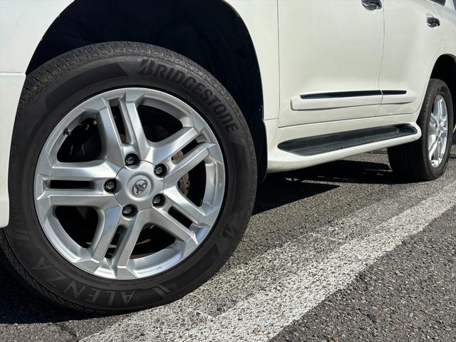 ランドクルーザー ＺＸ　ワンオーナー　サンルーフ　レーダークルコン　ベージュ革　ワンオーナー　サンルーフ　ベージュ本革シート　フロント・リアエアロ　レーダークルコン　クロールコントロール　ハイトコントロール　純正ナビ　Ｆ・Ｓ・Ｒカメラ　後席モニター　ＥＴＣ　電動Ｒゲート　試乗ＯＫ（17枚目）