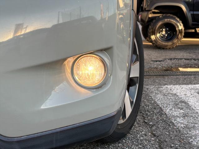 ＸＶハイブリッド ２．０ｉ－Ｌ　アイサイト４ＷＤ　アイサイト　レーンキープ　４ＷＤ　アイサイト　レーンキープ　アダプティブクルーズコントロール　メモリーナビＴＶ　Ｂｌｕｅｔｏｏｔｈ　バックカメラ　パワーシート　スマートキー　ＥＴＣ　ルーフレール　オートＨＩＤライト　試乗ＯＫ（14枚目）