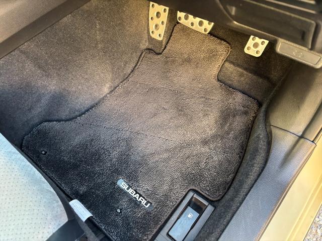 ＸＶハイブリッド ２．０ｉ－Ｌ　アイサイト４ＷＤ　アイサイト　レーンキープ　４ＷＤ　アイサイト　レーンキープ　アダプティブクルーズコントロール　メモリーナビＴＶ　Ｂｌｕｅｔｏｏｔｈ　バックカメラ　パワーシート　スマートキー　ＥＴＣ　ルーフレール　オートＨＩＤライト　試乗ＯＫ（33枚目）