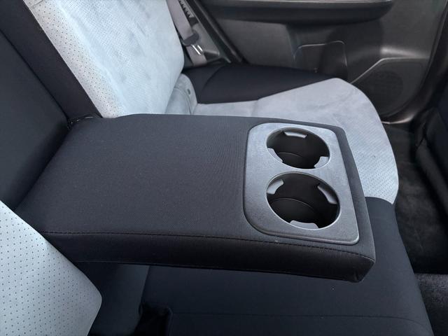 ＸＶハイブリッド ２．０ｉ－Ｌ　アイサイト４ＷＤ　アイサイト　レーンキープ　４ＷＤ　アイサイト　レーンキープ　アダプティブクルーズコントロール　メモリーナビＴＶ　Ｂｌｕｅｔｏｏｔｈ　バックカメラ　パワーシート　スマートキー　ＥＴＣ　ルーフレール　オートＨＩＤライト　試乗ＯＫ（75枚目）