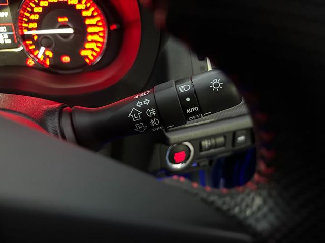 自動車保険の事ならフェニックスにお任せ♪◆保険専門部署があるから安心！◆事故・修理の相談、各種保険手続きは土日でもお電話がつながるので万が一の時でもすぐに対応させて頂きます！