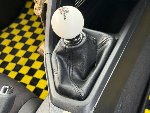 Ｓ６６０ α６速マニュアル　ＭＲターボ　ＣＴＢＡ　クルーズコントロール　６速マニュアル　ＣＴＢＡ　クルーズコントロール　Ｐｉｖｏｔブースト計　無限シフトノブ　ハーフレザーシート　ＥＴＣ　オートＬＥＤライト　スマートキー　プッシュスタート　革巻ステア　純正アルミ　試乗ＯＫ（44枚目）