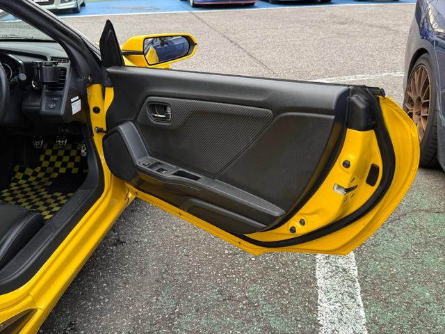 Ｓ６６０ α６速マニュアル　ＭＲターボ　ＣＴＢＡ　クルーズコントロール　６速マニュアル　ＣＴＢＡ　クルーズコントロール　Ｐｉｖｏｔブースト計　無限シフトノブ　ハーフレザーシート　ＥＴＣ　オートＬＥＤライト　スマートキー　プッシュスタート　革巻ステア　純正アルミ　試乗ＯＫ（69枚目）