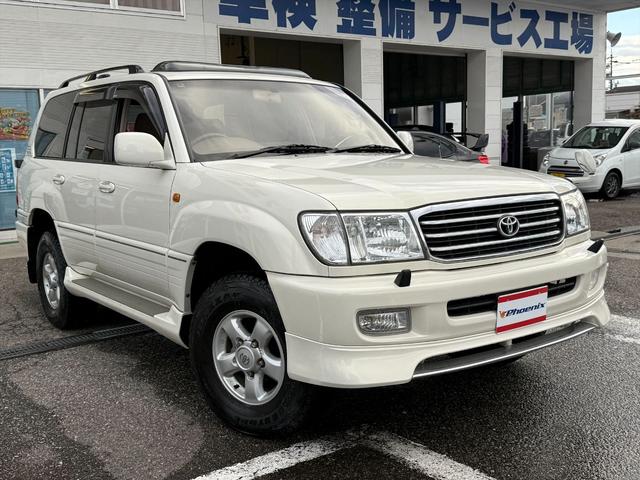 ランドクルーザー１００ ＶＸリミテッドＧセレクション４ＷＤサンルーフ試乗ＯＫ　４ＷＤ　３列８人乗り　サンルーフ　ルーフレール　フロントエアロ　サイドステップ　リアスポイラー　背面タイヤ　センターデフロック　ハイトコントロール　クルコン　ＥＴＣ　キーレス　前席ヒーター　試乗ＯＫ（10枚目）