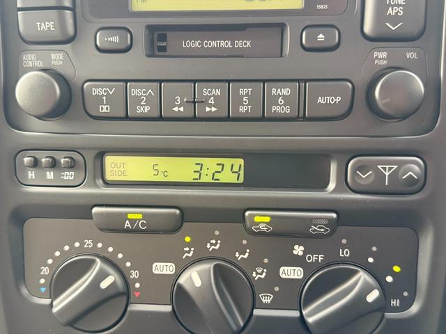 ランドクルーザー１００ ＶＸリミテッドＧセレクション４ＷＤサンルーフ試乗ＯＫ　４ＷＤ　３列８人乗り　サンルーフ　ルーフレール　フロントエアロ　サイドステップ　リアスポイラー　背面タイヤ　センターデフロック　ハイトコントロール　クルコン　ＥＴＣ　キーレス　前席ヒーター　試乗ＯＫ（54枚目）