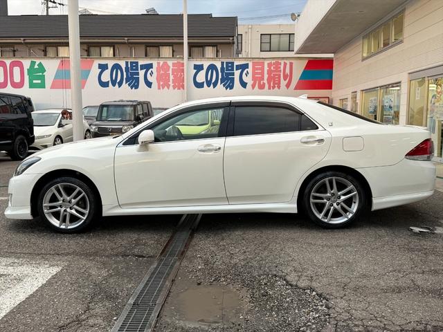 クラウン アスリート後期 TRDエアロ クルーズコントロール 純正ナビ 後期型 TRDフルエアロ クルーズコントロール メーカーナビ バックカメラ Bluetooth DVD再生 フルセグ パワーシート オートHIDライト ビルトインETC スマートキー フォグ 試乗OK(4枚目)
