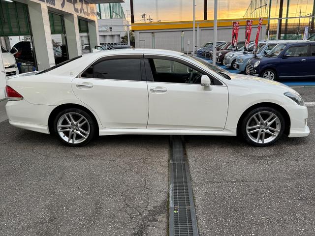 クラウン アスリート後期 TRDエアロ クルーズコントロール 純正ナビ 後期型 TRDフルエアロ クルーズコントロール メーカーナビ バックカメラ Bluetooth DVD再生 フルセグ パワーシート オートHIDライト ビルトインETC スマートキー フォグ 試乗OK(8枚目)