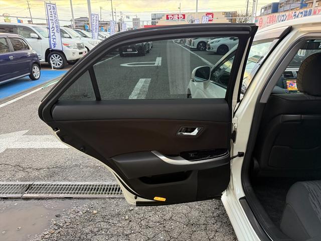 クラウン アスリート後期 TRDエアロ クルーズコントロール 純正ナビ 後期型 TRDフルエアロ クルーズコントロール メーカーナビ バックカメラ Bluetooth DVD再生 フルセグ パワーシート オートHIDライト ビルトインETC スマートキー フォグ 試乗OK(27枚目)